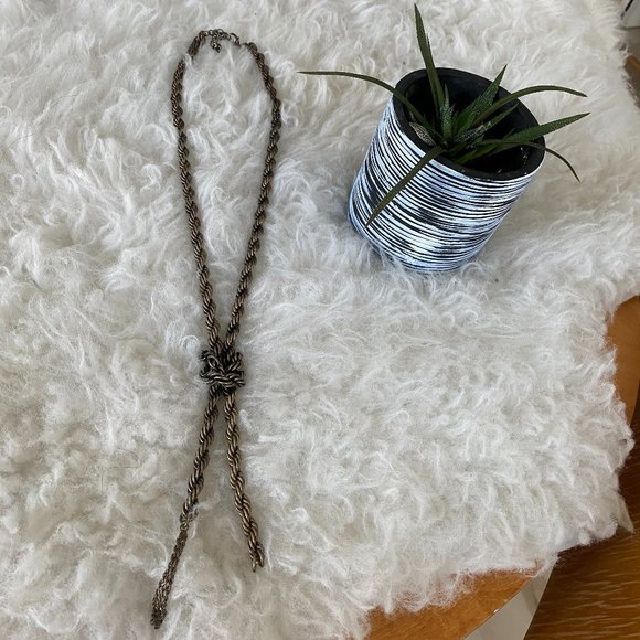 Jewelry - Chain Rope Knotted Necklace in Brassy Gold